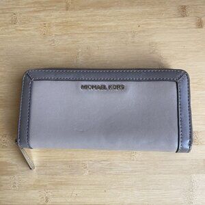 NIB Michael Kors Jet Set Frame Out Saffiano Leather Continental Wallet -  Pearl